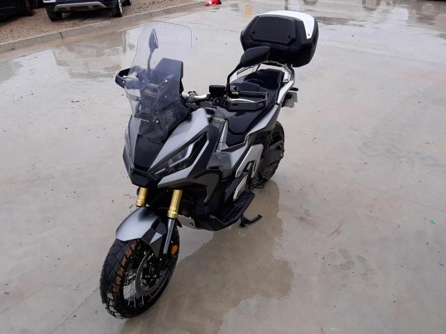HONDA X-ADV 750